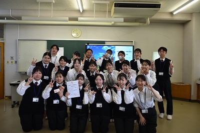 寒川高校看護専攻科1年生20名の集合写真