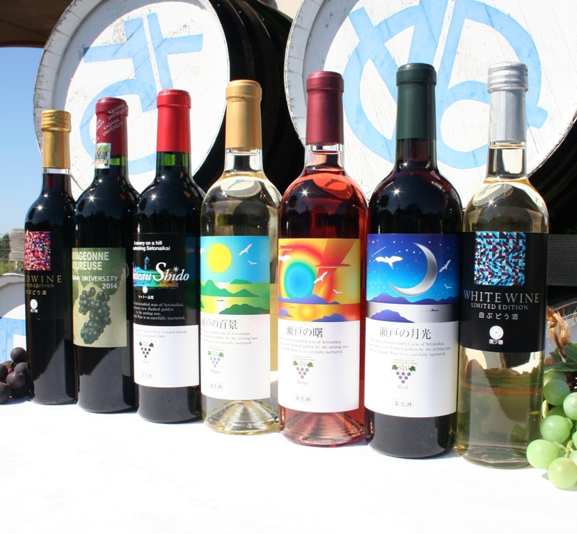 7種類のワインが並んでいる写真