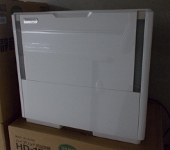 大型の白い加湿器が置かれた写真