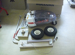 自走式スプリンクラーがバラバラで置かれている写真